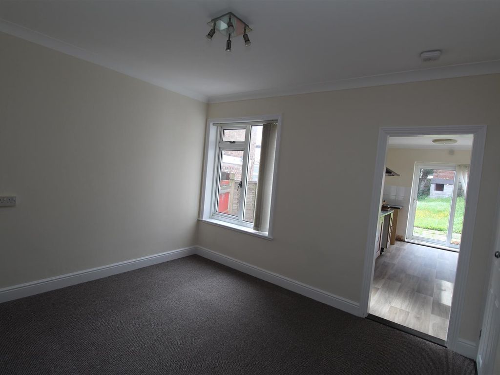 3 bed semidetached house for sale in Sherrington Road, Ipswich IP1