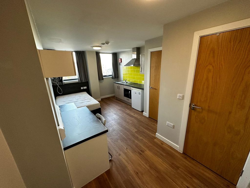 1 bed flat to rent in Queen Street, Sheffield, South Yorkshire S1, £650