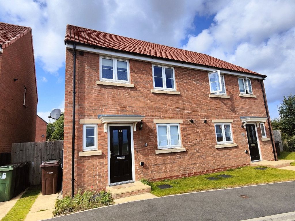 3 bed detached house to rent in Heather Drive, Pontefract, West