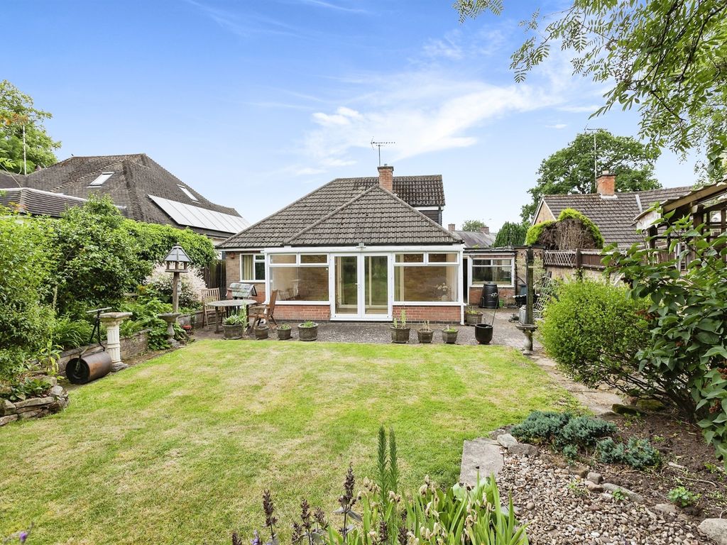 4 bed detached bungalow for sale in Copt Oak Road, Narborough