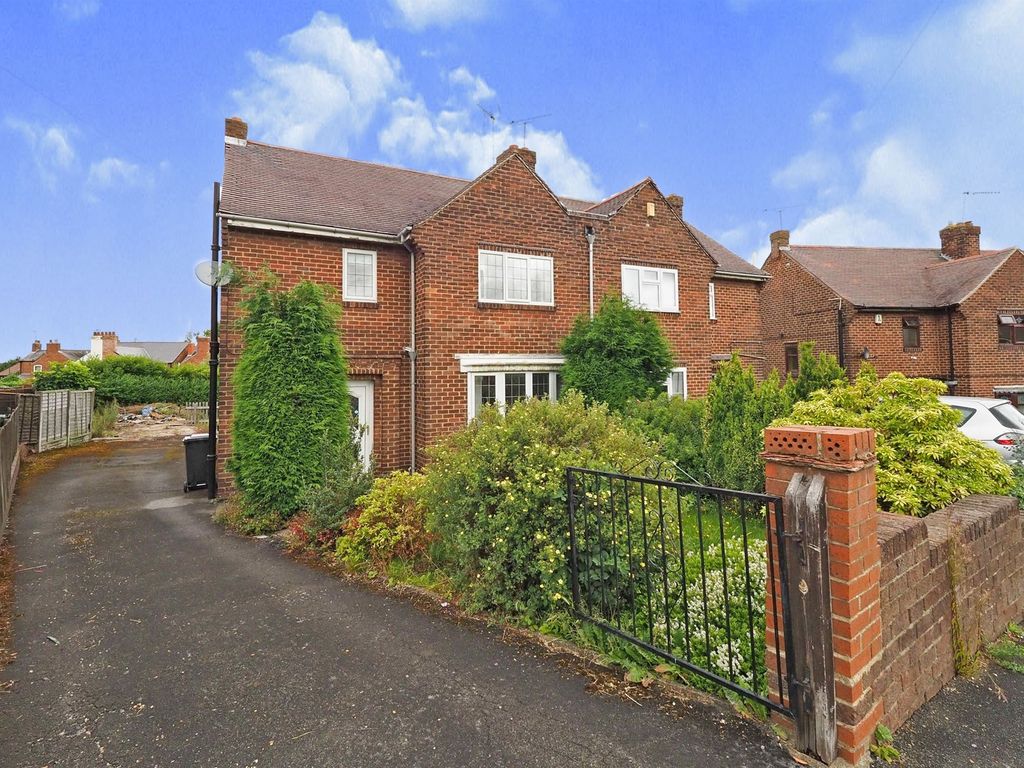 3 bed semidetached house for sale in Windmill Avenue, Kilburn, Belper