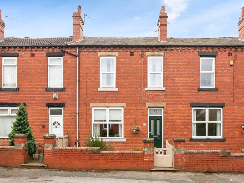 3 bed terraced house for sale in Buxton Place, Wakefield WF1, £220,000