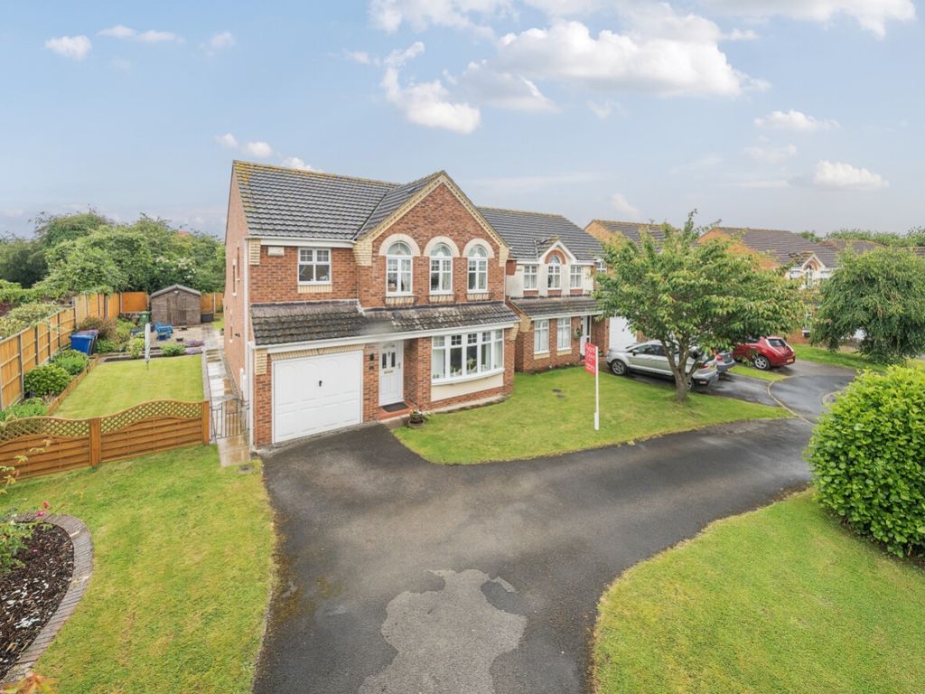 4 bed detached house for sale in Warwick Close, Saxilby, Lincoln