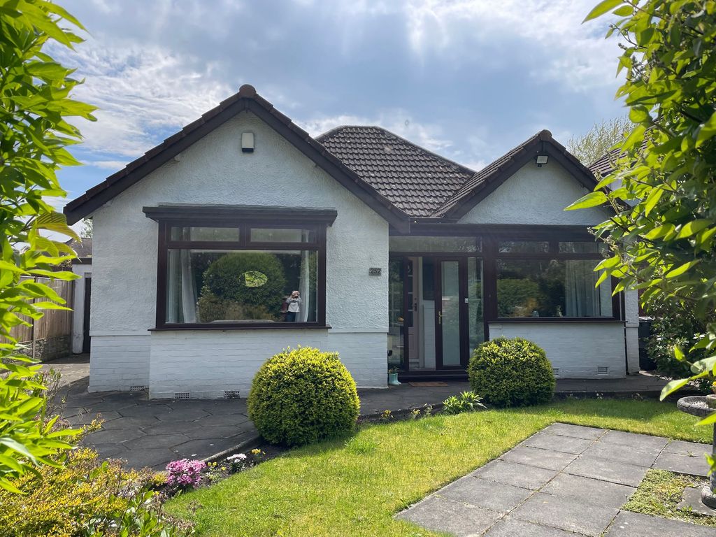 3 bed detached bungalow for sale in Hale Road, Hale Village L24, £325,000 Zoopla