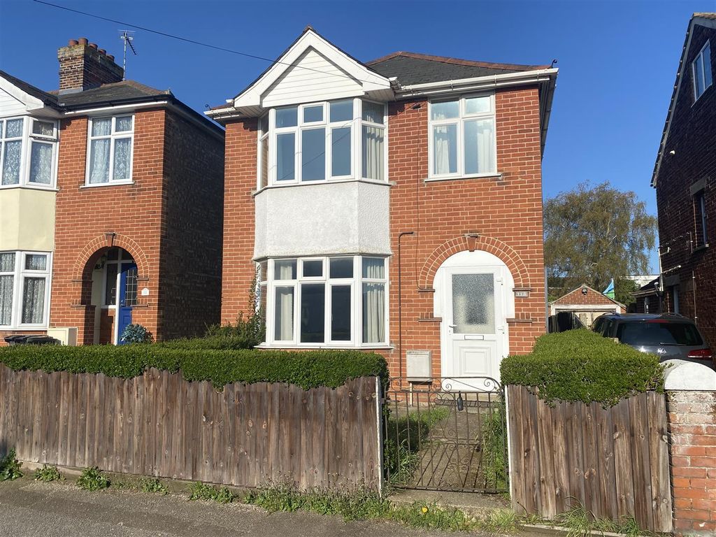 3 bed detached house for sale in Waveney Road, Ipswich IP1 Zoopla
