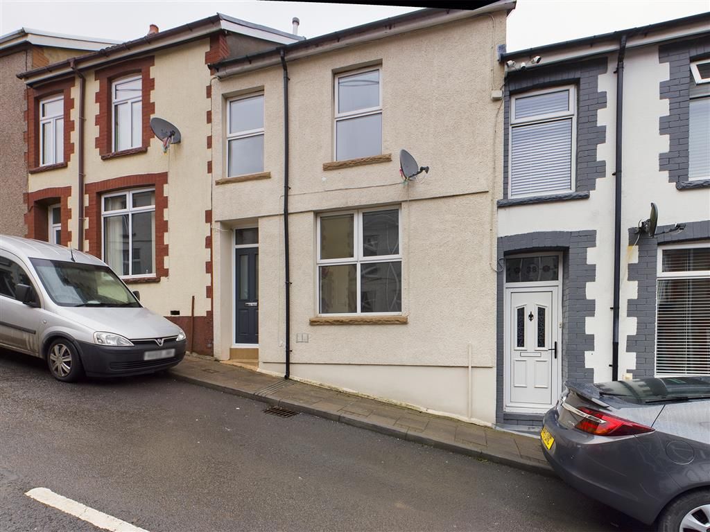 3 bed property to rent in Wordsworth Street, Cwmaman, Aberdare CF44