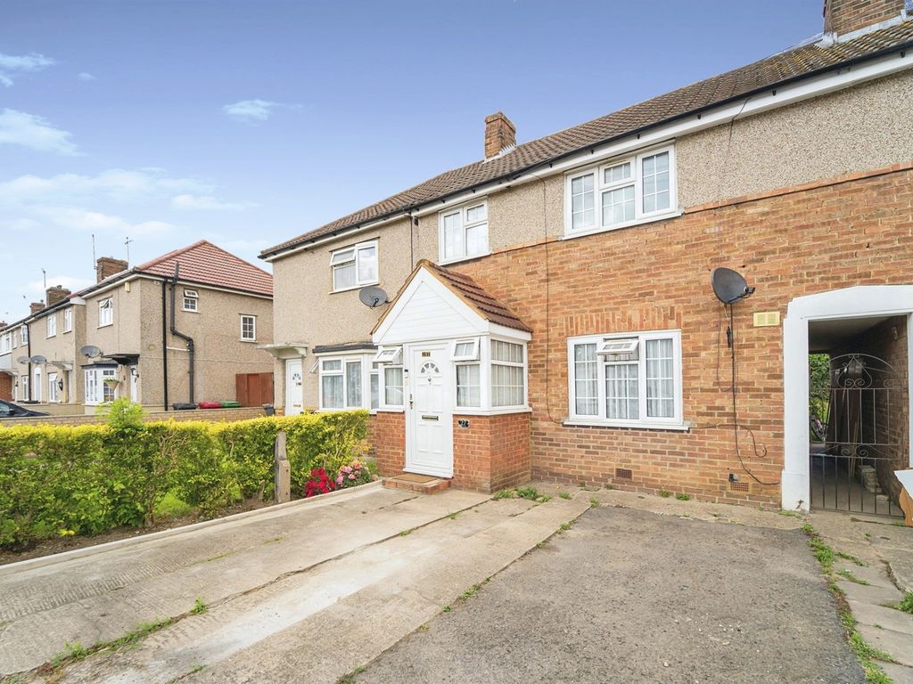 4 bed terraced house for sale in Hazlemere Road, Slough SL2 Zoopla
