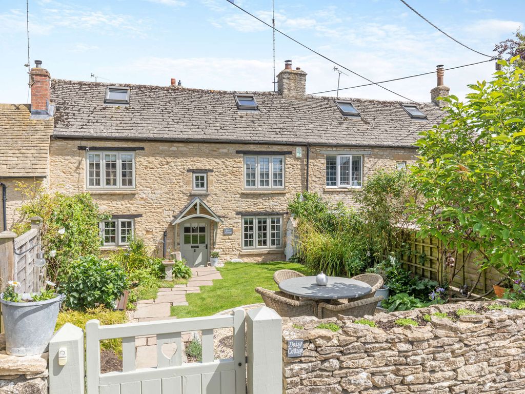 3 bed detached house for sale in Meadow Lane, Fulbrook, Oxfordshire