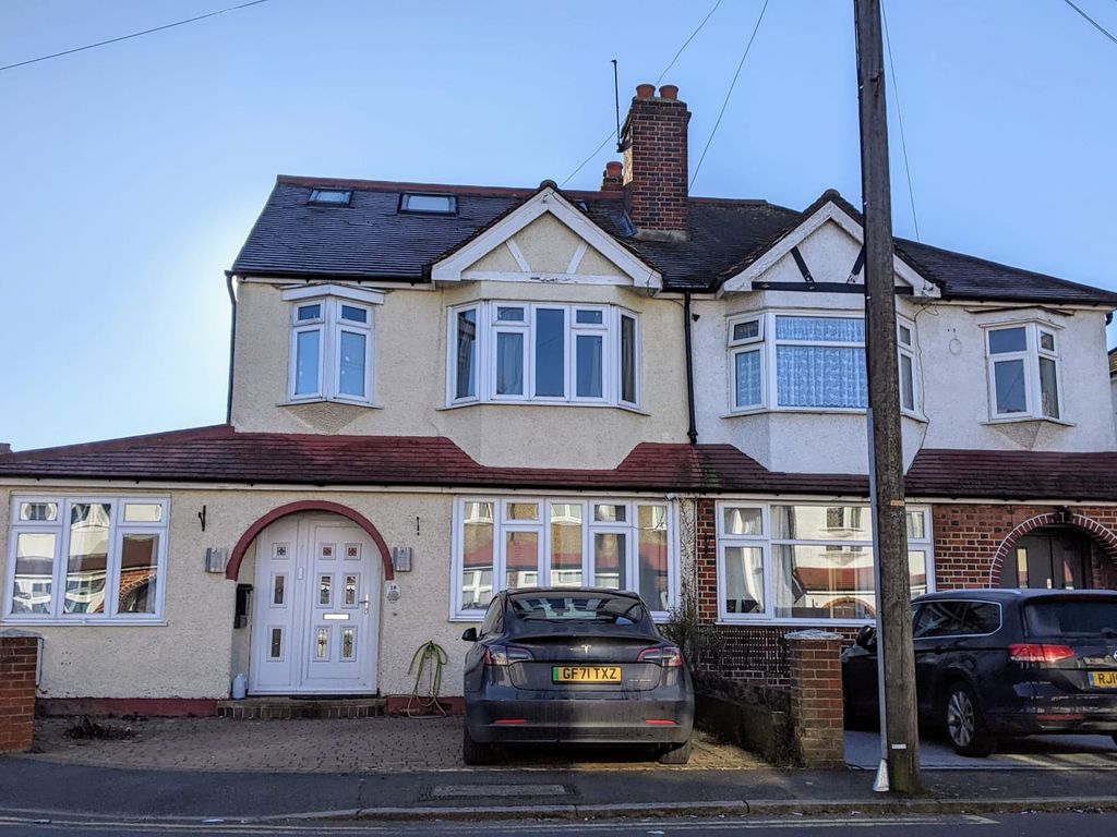 5 bed semidetached house to rent in Birchwood Avenue, Wallington SM6, £2,895 pcm Zoopla
