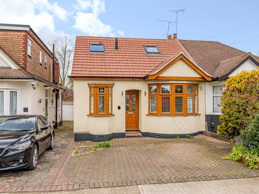 3 bed property for sale in Glamis Drive, Hornchurch RM11 Zoopla