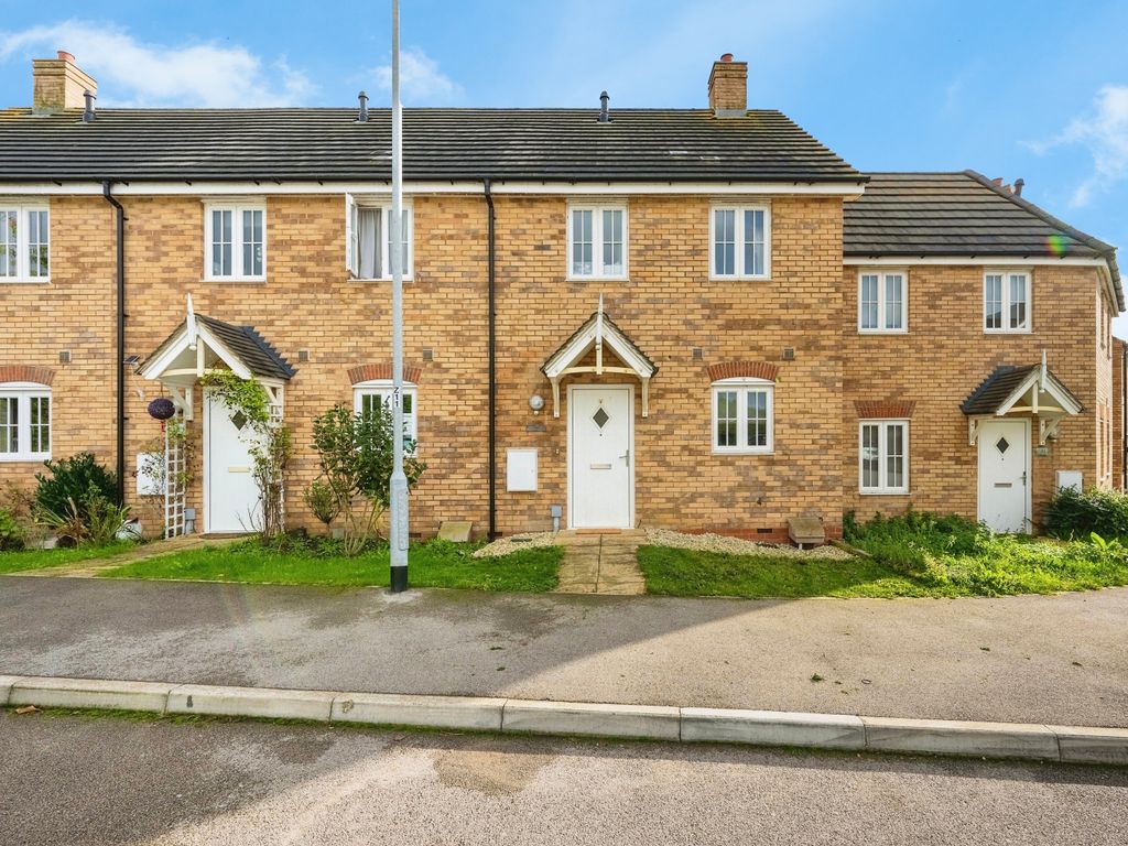 3 bed end terrace house for sale in Markham Rise, Bedford, Bedfordshire