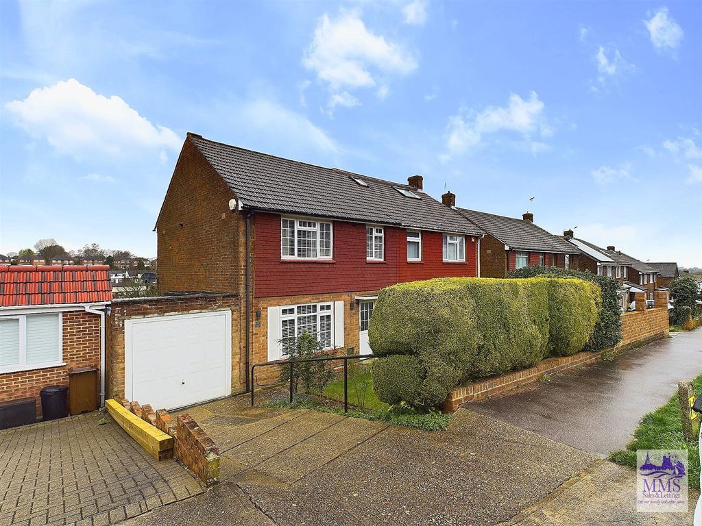 3 bed semidetached house for sale in Snodhurst Avenue, Chatham ME5, £