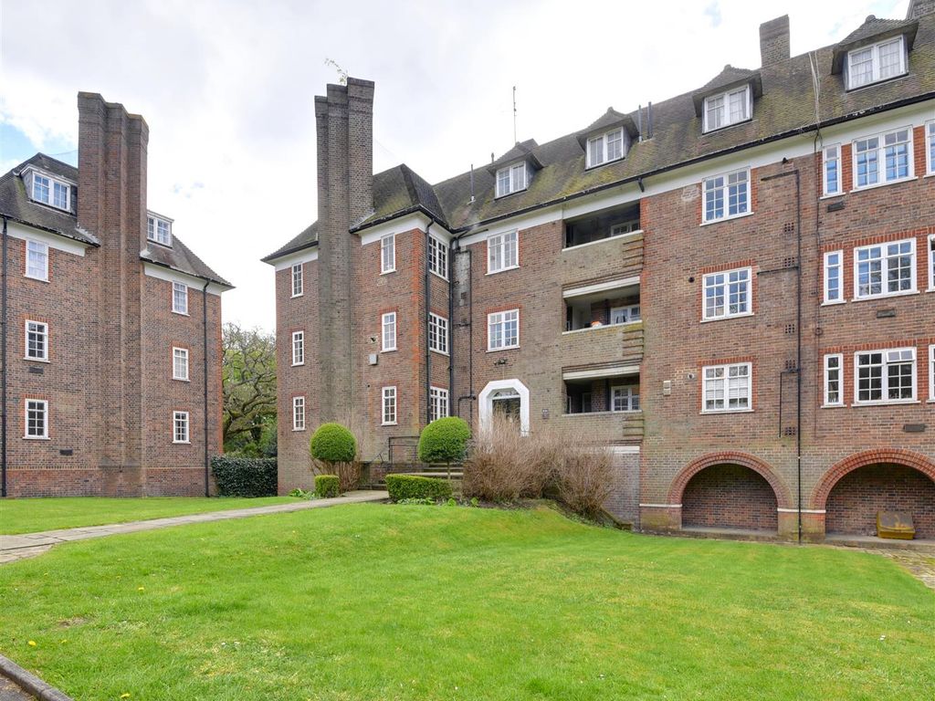 2 bed flat for sale in Lyttelton Court, Hampstead Garden Suburb N2 Zoopla