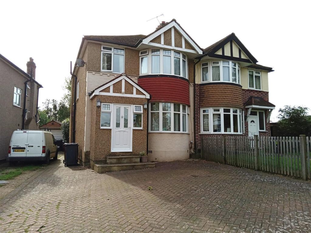 3 bed semidetached house to rent in Mutton Lane, Potters Bar EN6, £