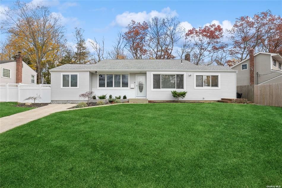 3 bed property for sale in 15 Court Drive, South Huntington, New York