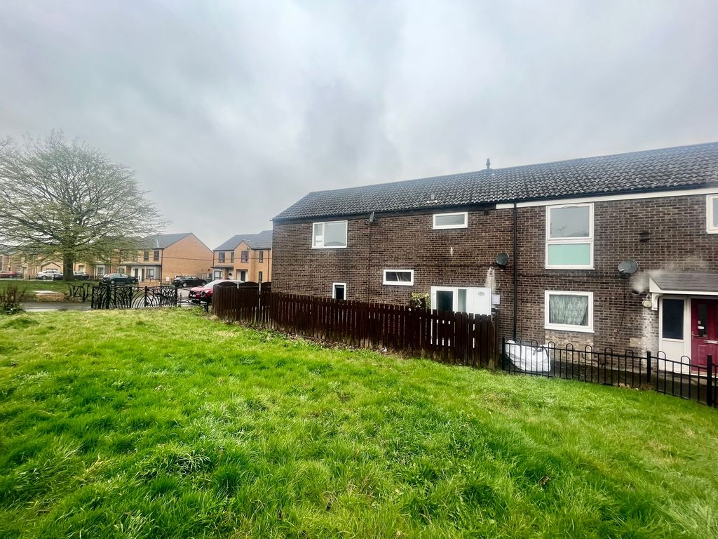 4 bed property to rent in Selby Court, Scunthorpe DN17 Zoopla