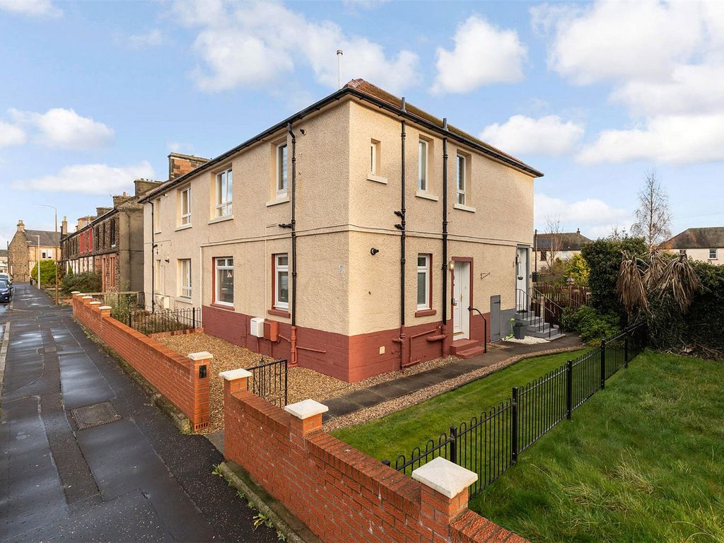 2 bed flat for sale in Dundarroch Street, Larbert, Stirlingshire FK5, £