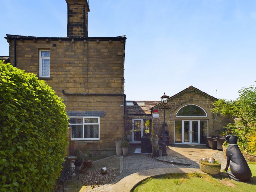 3 bed detached house for sale in Hill End Road, Armley, Leeds LS12 Zoopla
