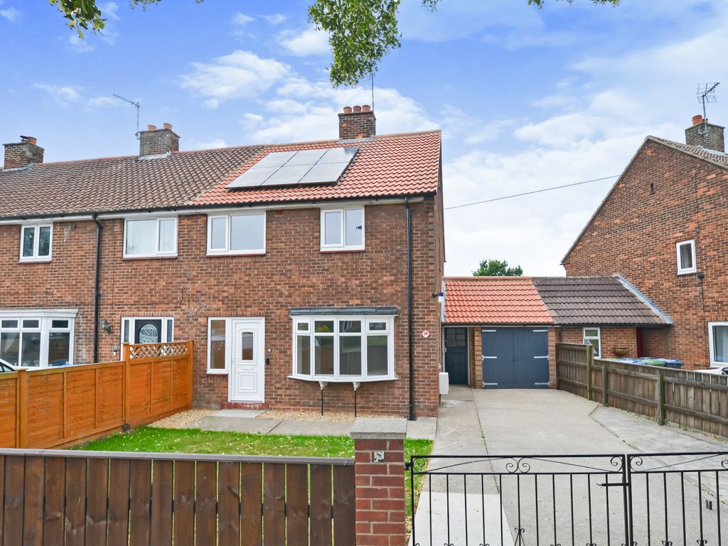 3 bed semidetached house for sale in Central Drive, Northallerton DL6