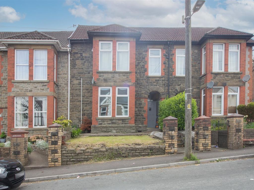 Cefn Road Blackwood NP12  