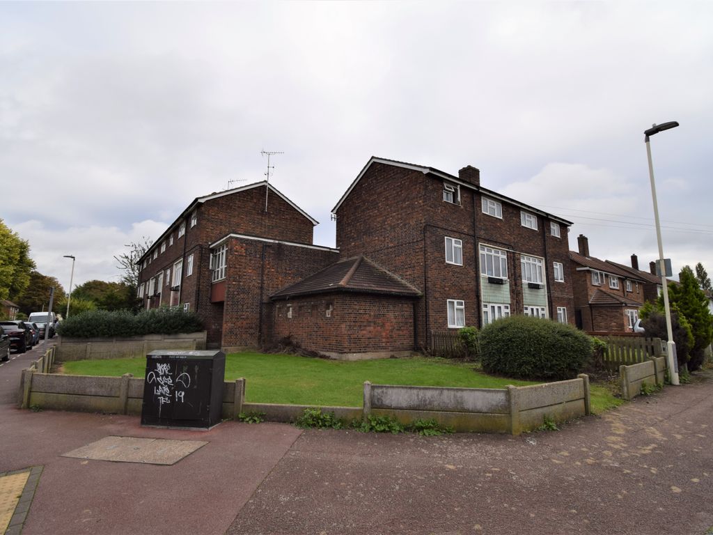 4 bed to rent in Maybury Road, Barking IG11 Zoopla