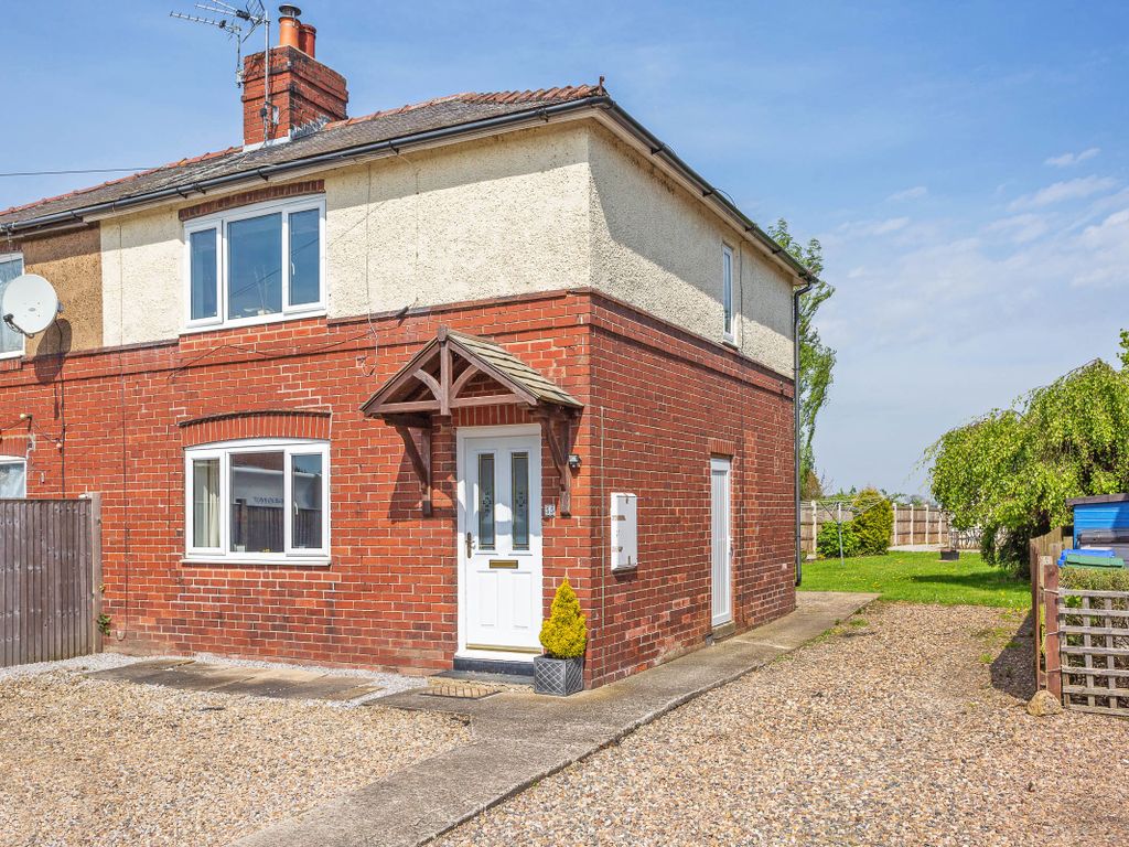 3 bed semidetached house for sale in Highfield Road, Bubwith YO8, £