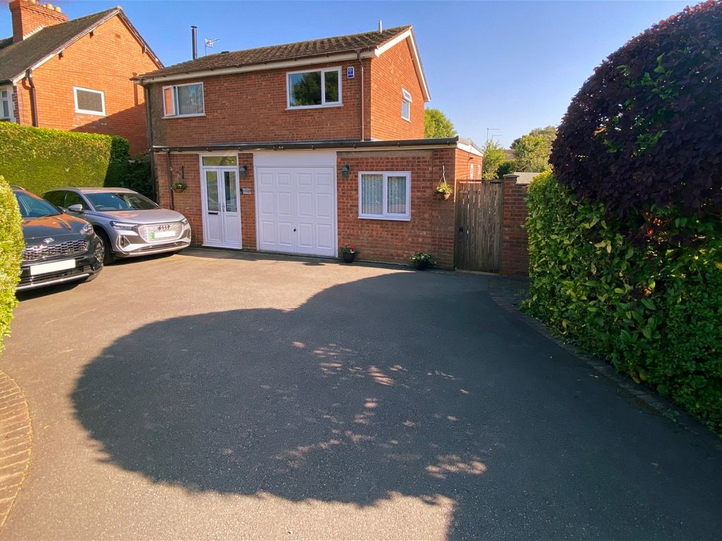 4 bed detached house for sale in School Lane, Lickey End, Bromsgrove