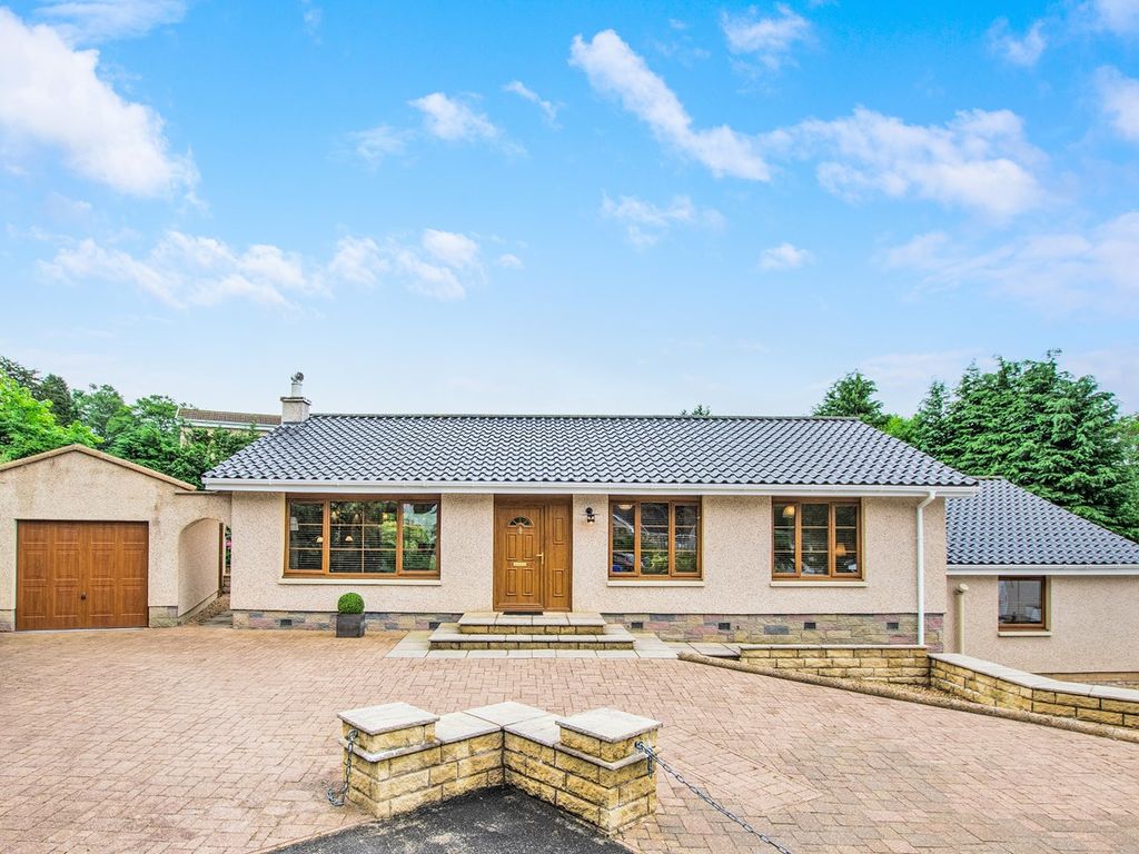 4 bed bungalow for sale in Tulipan Crescent, Callander FK17, £405,000