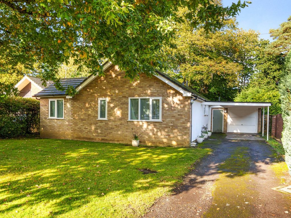 3 bed bungalow for sale in West Byfleet, Surrey KT14, £775,000 Zoopla