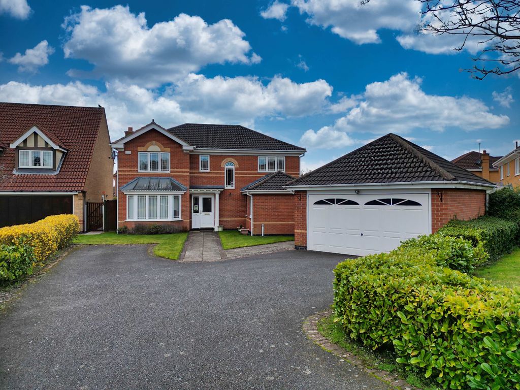4 bed detached house for sale in Buckingham Road, Coalville LE67 Zoopla