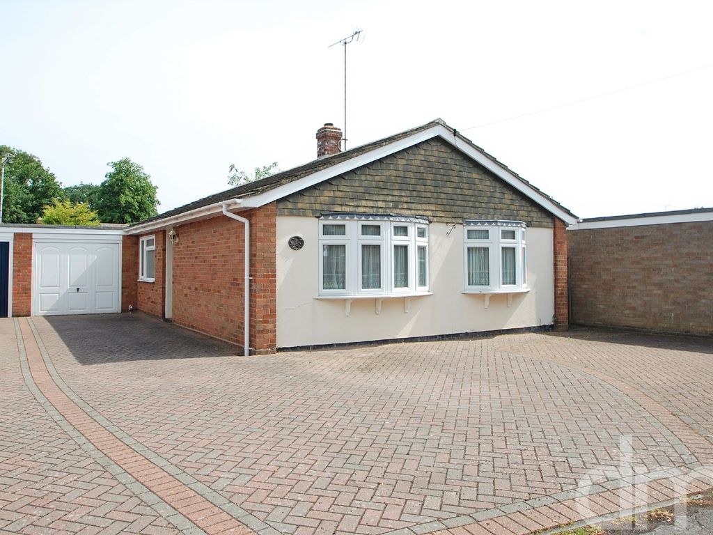 3 bed detached bungalow for sale in Rosemary Crescent, Tiptree