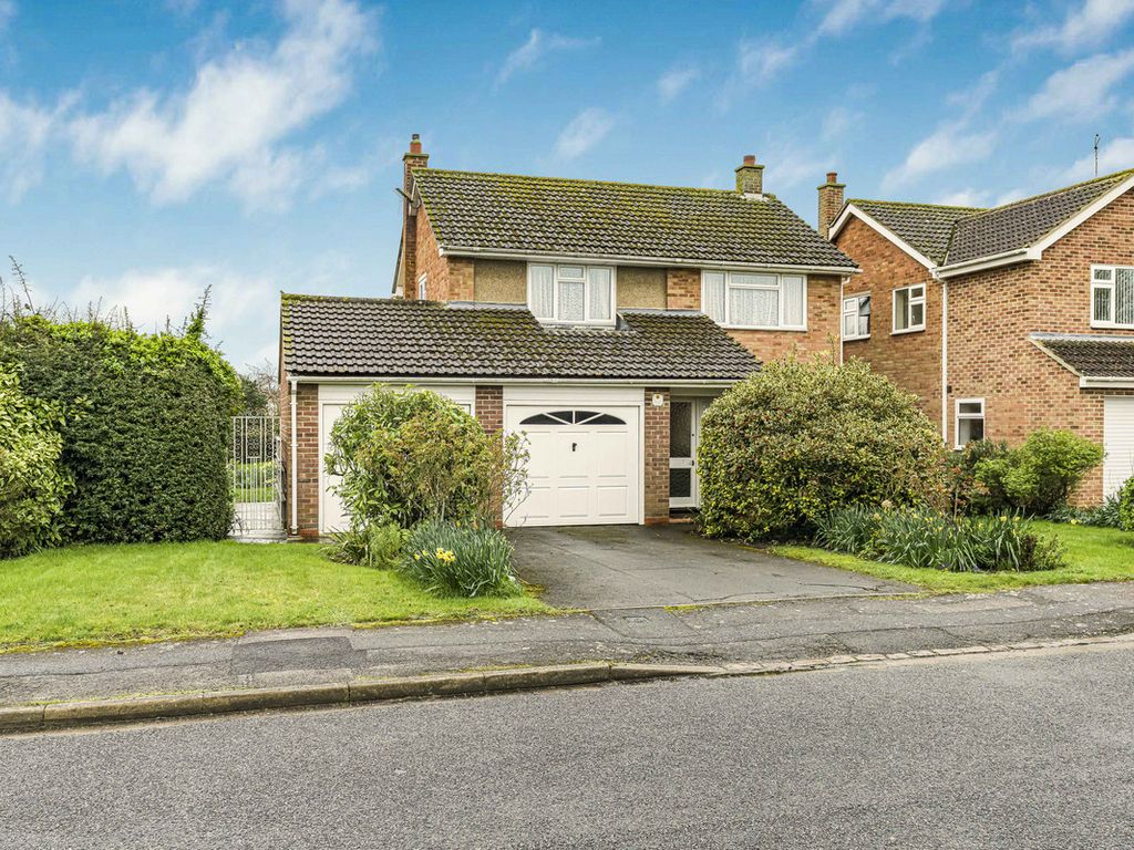 3 bed detached house for sale in Harlington Avenue, Grove OX12, £