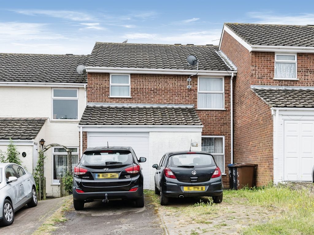 3 bed terraced house for sale in Viscount Road, Northampton NN3 Zoopla