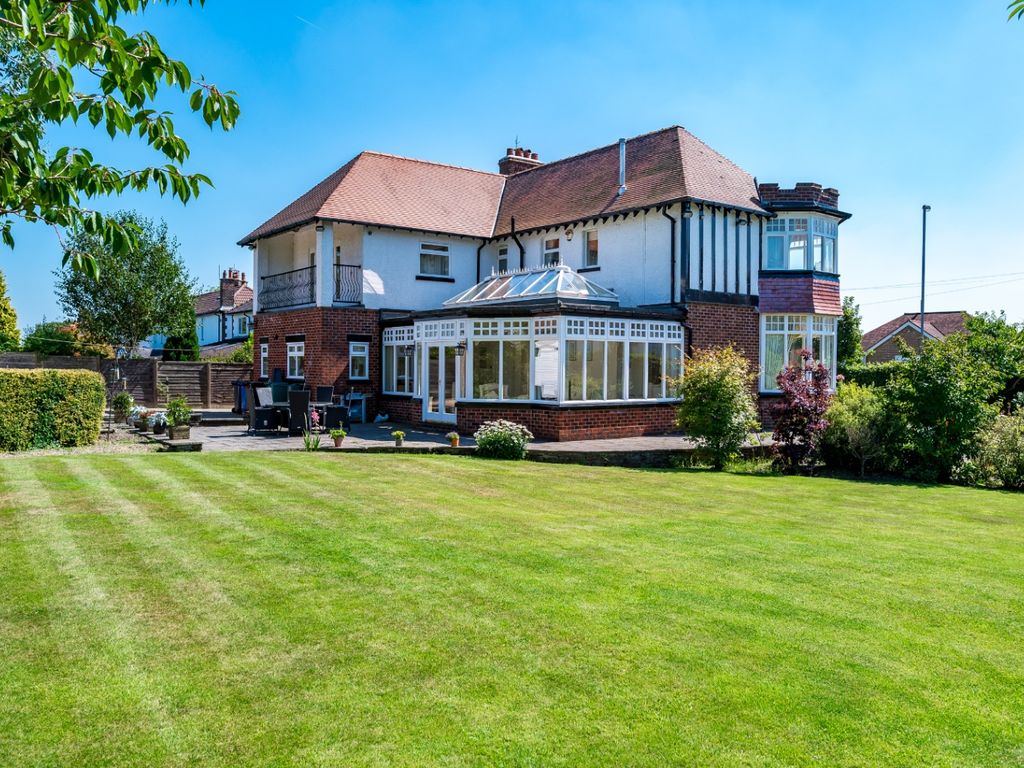 4 bed country house for sale in Bolton Road West, Ramsbottom, Bury BL0