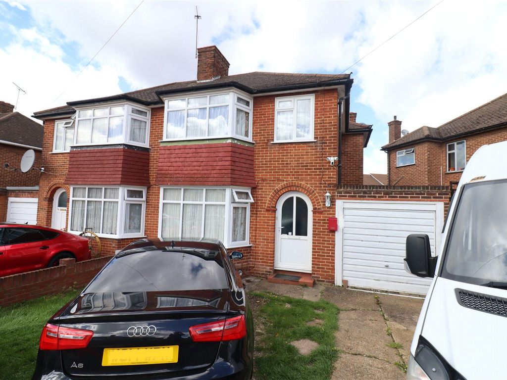 3 bed semidetached house to rent in Brinkburn Gardens, London, Edgware
