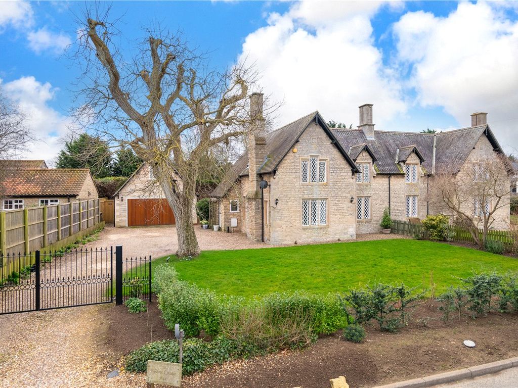 3 bed semidetached house for sale in Town Road, Quarrington, Sleaford