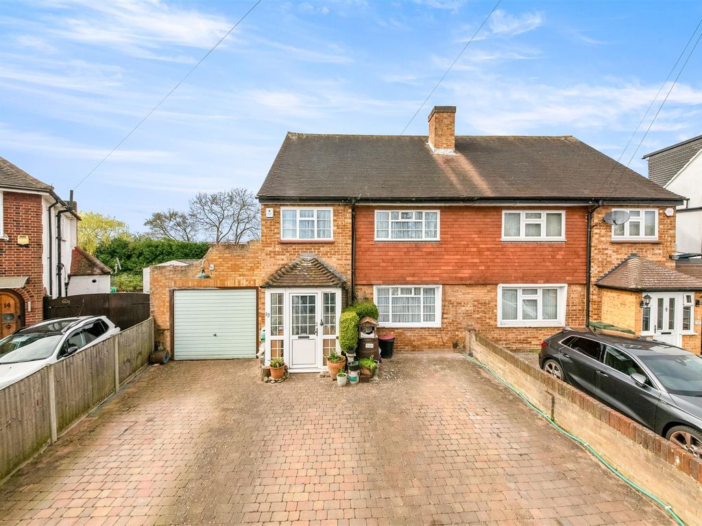 3 bed semidetached house for sale in Hamilton Road, Cowley, Uxbridge