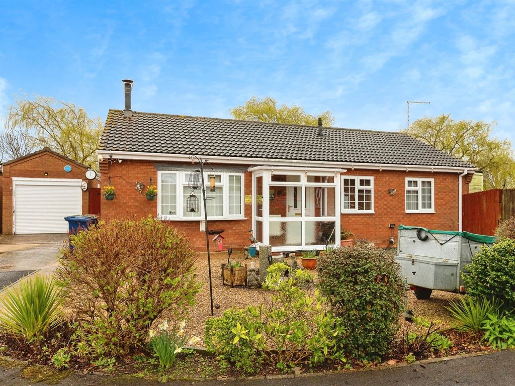 3 bed detached bungalow for sale in Fairfax Way, March PE15, £300,000