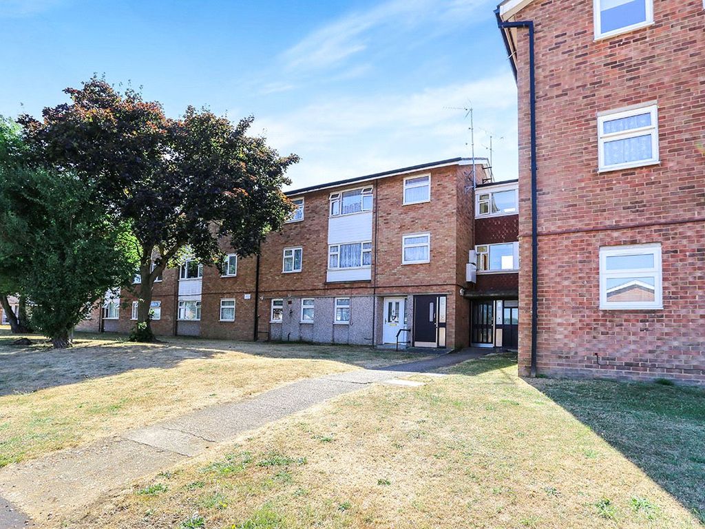 2 bed flat to rent in Bingen Road, Hitchin, Hertfordshire SG5, £1,100