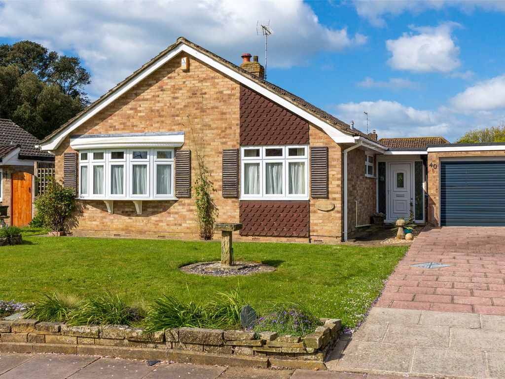 2 bed bungalow for sale in Fernhurst Drive, GoringBySea, Worthing