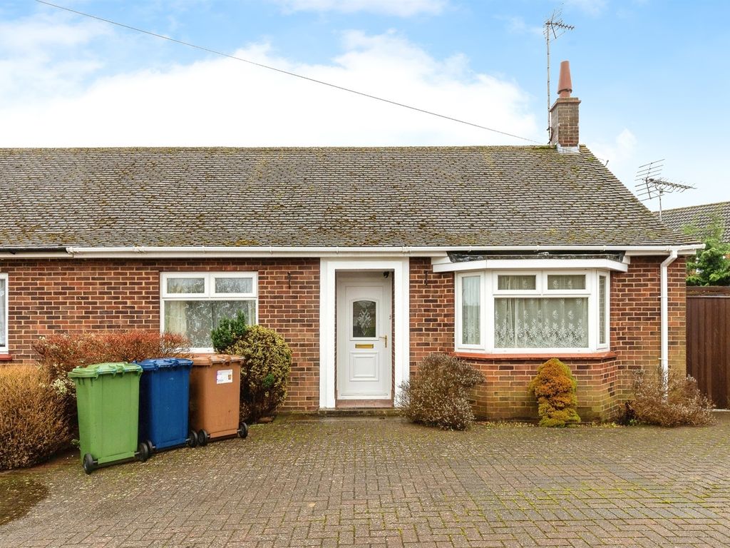 2 bed terraced bungalow for sale in West Drive, March PE15, £180,000