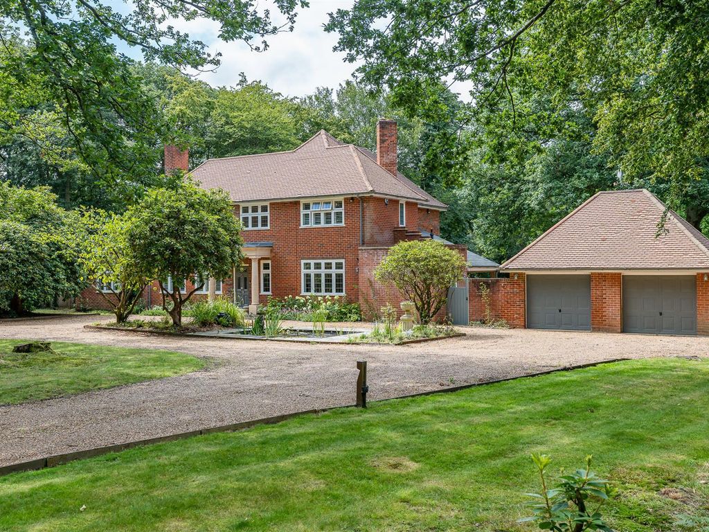 4 bed detached house for sale in Queen Hoo Lane, Tewin, Welwyn AL6, £