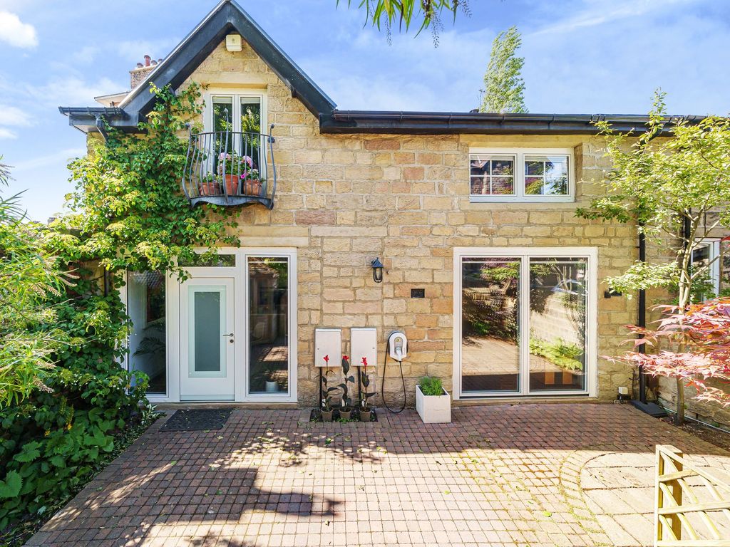2 bed cottage for sale in York Place, Harrogate HG1, £545,000 Zoopla
