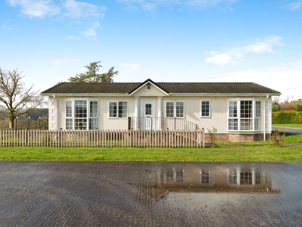 2 bed mobile/park home for sale in Alderway, Builth Wells LD2, £174,000