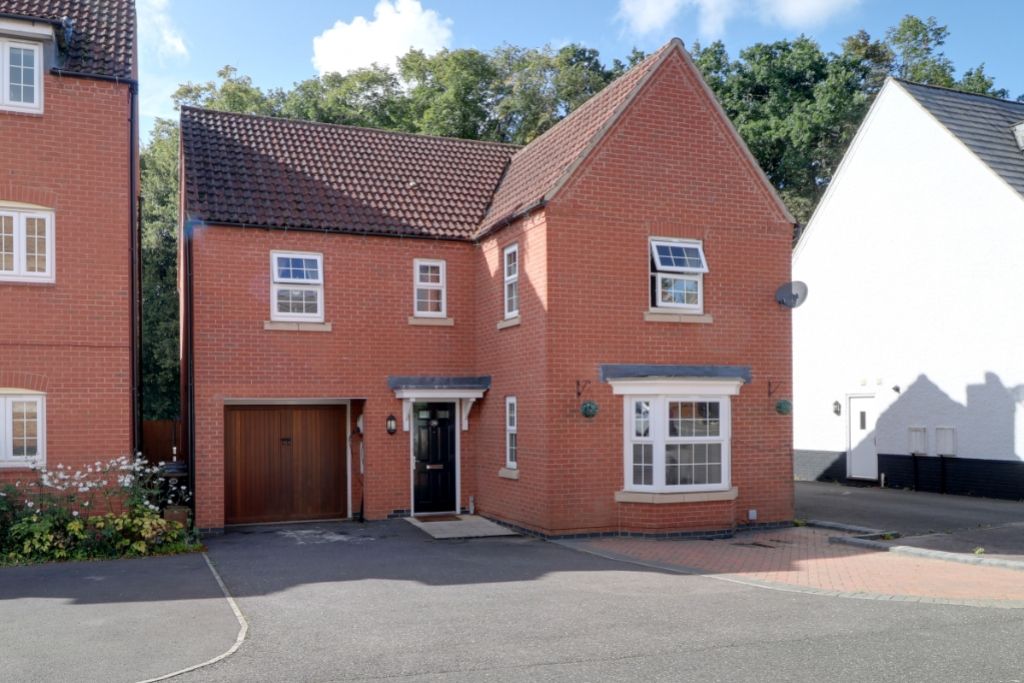 4 bed terraced house for sale in Gleneagles Drive, Greylees, Sleaford