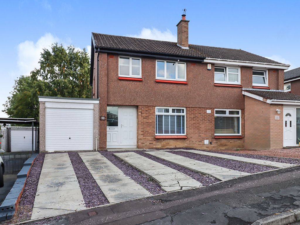 4 bed semidetached house for sale in Dymond Grove, Dunfermline KY11