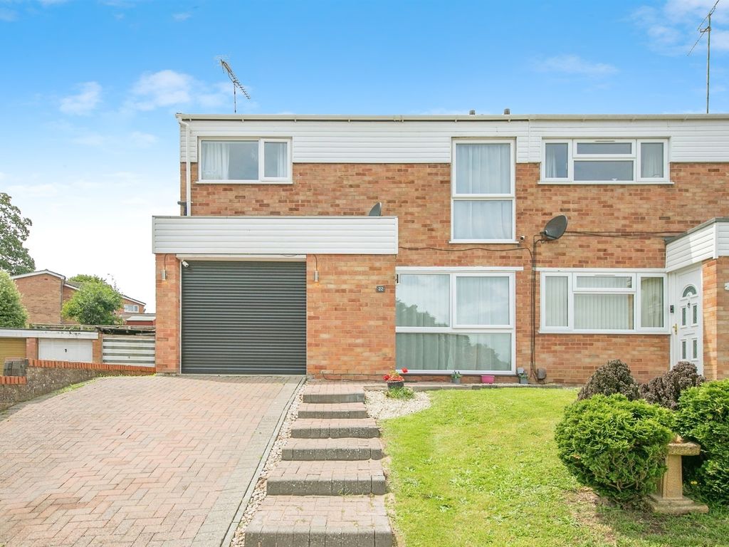 3 bed semidetached house for sale in Neath Drive, Ipswich IP2, £