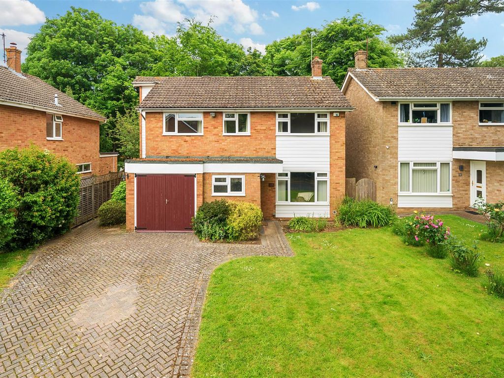 4 bed detached house for sale in Langdale Rise, Maidstone ME16, £