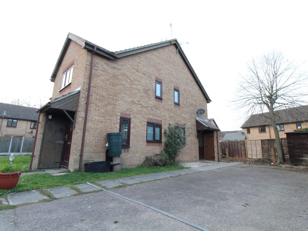 1 bed detached house to rent in Langdale Drive, Highwoods, Colchester CO4, £900 pcm Zoopla