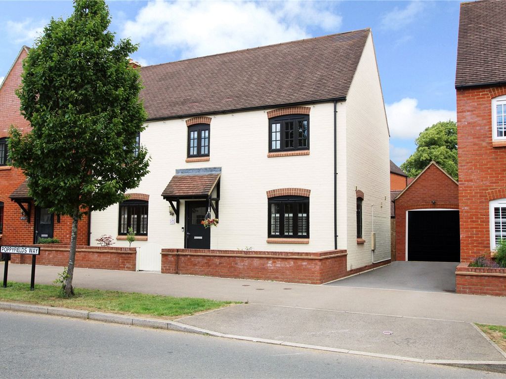 4 bed semidetached house for sale in Poppyfields Way, Brackley NN13